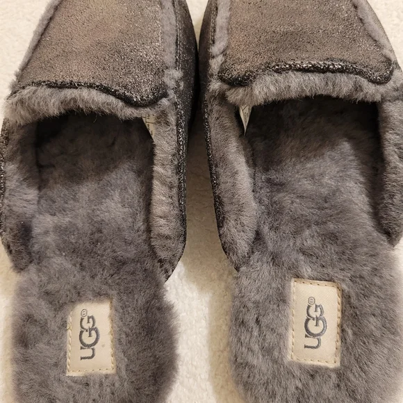 UGG Ansley Metallic Slippers - Pewter / Anthracite​ - Picture 5 of 6
